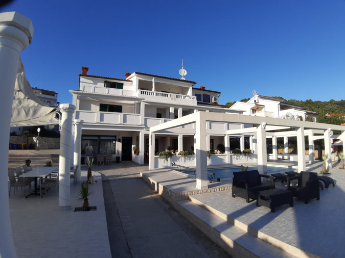Au&szlig;en, Apartments Raffaello Rab