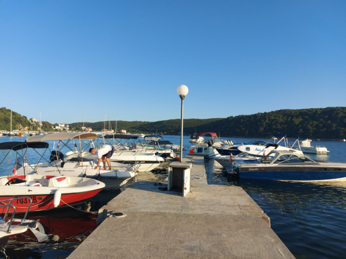 Bootsanlegestelle, Apartments Raffaello Rab